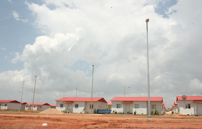 Pormenor de algumas habitações no Panguila