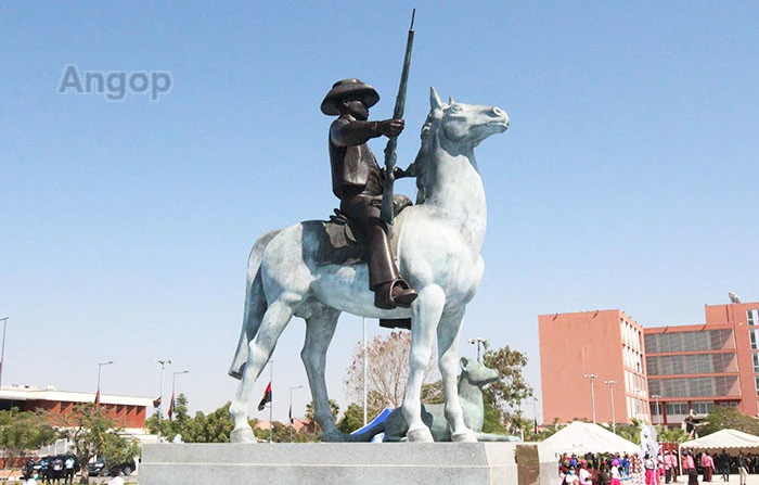 Inauguração da Estátua do Rei Mandume