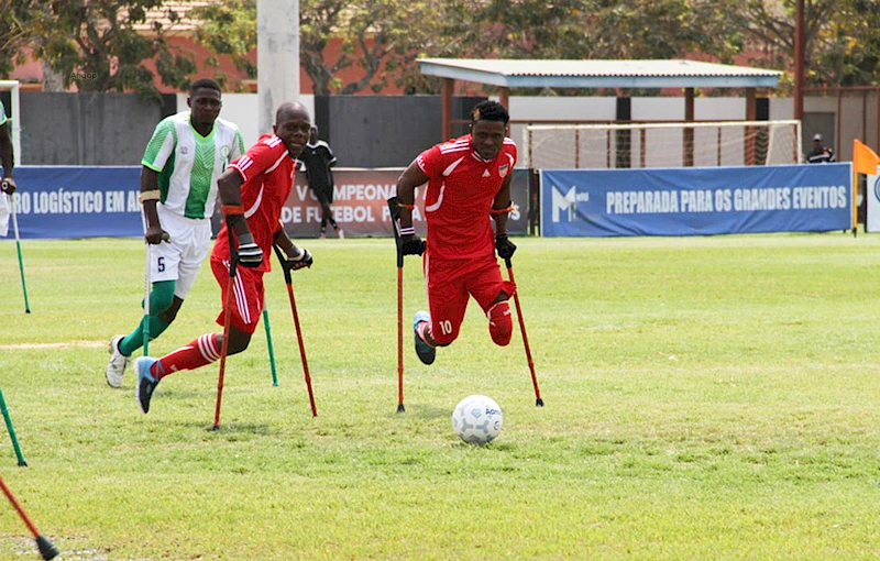 Partida de futebol para amputados - Arquivo