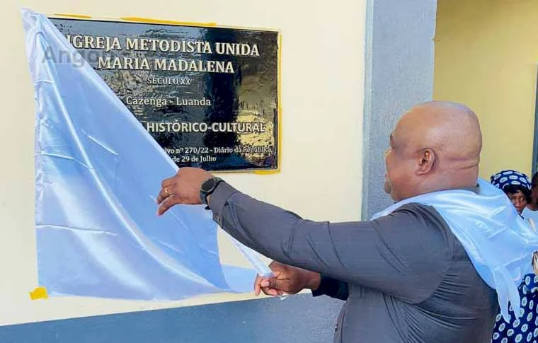 Governador de Luanda, Manuel Homem, descerra placa da Igreja Metodista Unida Maria Madalena