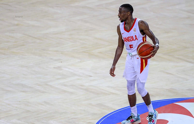 Jugador de la selección angoleña de baloncesto, Childe Dundão