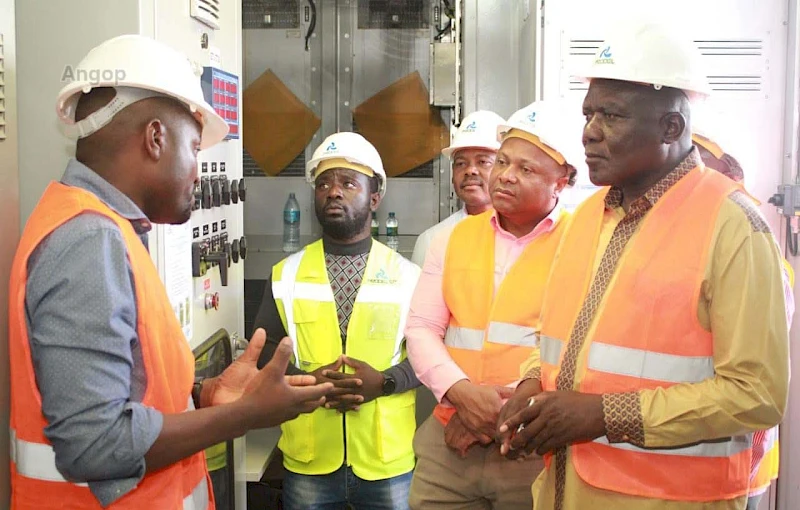 Governador em exercicio do Cunene, Apolo Ndinoulenga, inteira-se do funcionamento da PRODEL