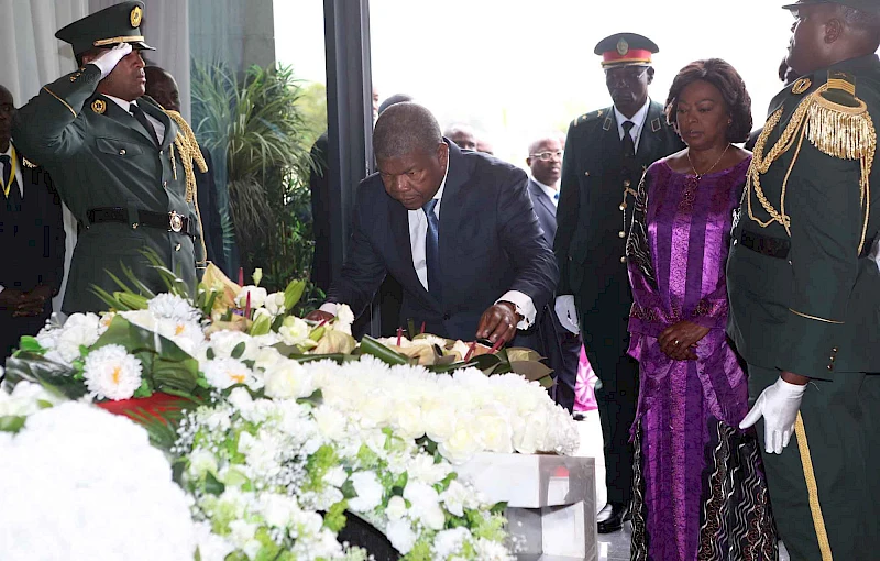 President João Lourenço pays tribute to José Eduardo dos Santos