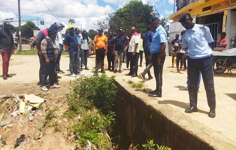 Governador orienta remoção urgente de amontoado de lixo no bairro Luavur