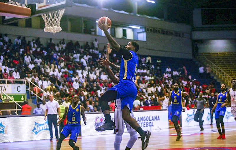 Petro cilindra 1º de Agosto en el tercer partido de la final