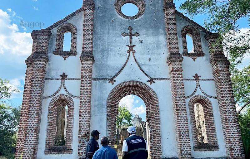 Ruínas da Missão Católica dos Gambos