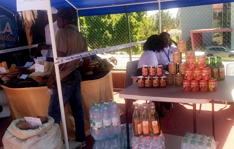 Feira de produtos nacionais na Huíla