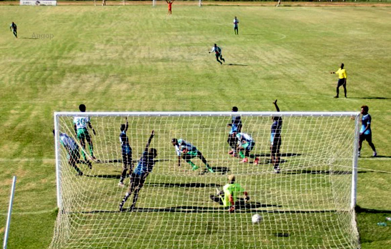 Promenor do jogo entre Ferrovia do Huambo e o Real Santo António da Lunda Sul