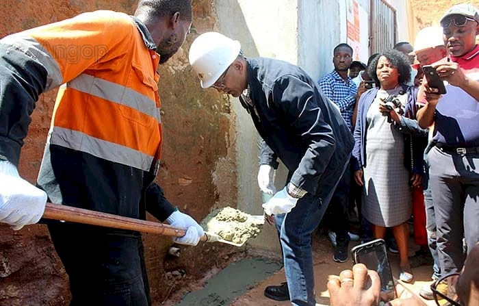 Ministro lança primeira pedra para construção da mina de Tetelo