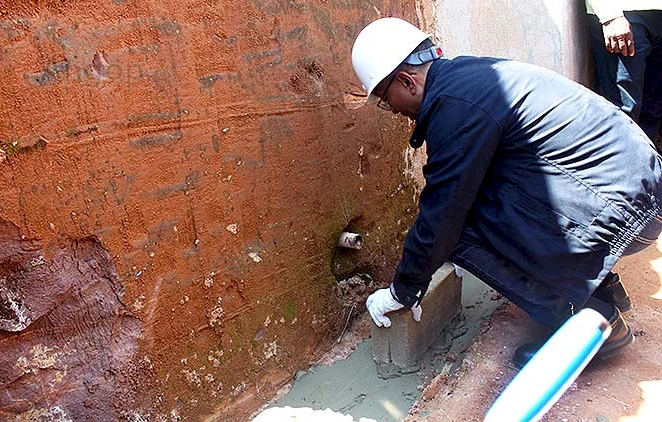 Ministro lança primeira pedra para construção da Mina de Tetelo