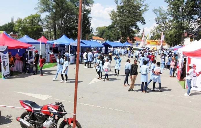 II edição da Feira das TIC no Huambo