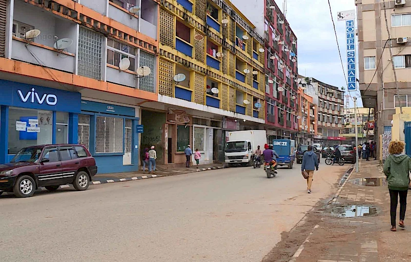 Rua do Comércio, na cidade do Uíge