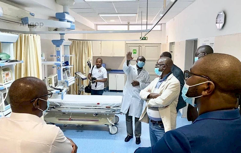 Médicos de Ponta Negra visitam hospital em Cabinda