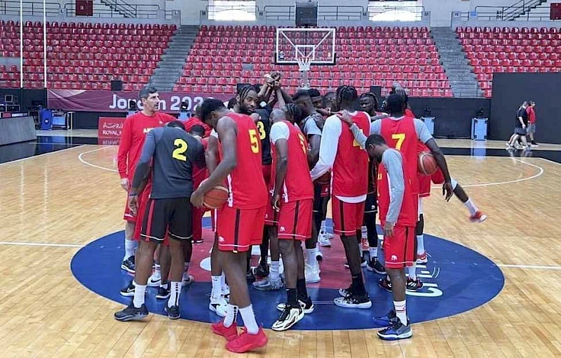 Equipo de baloncesto masculino sénior