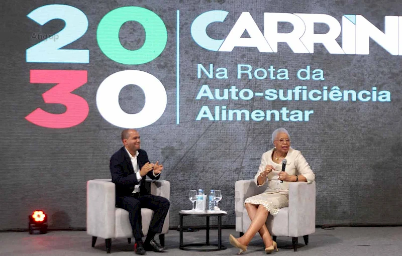 Graça Machel participa na conferência dos 30 anos do Grupo Carrinho