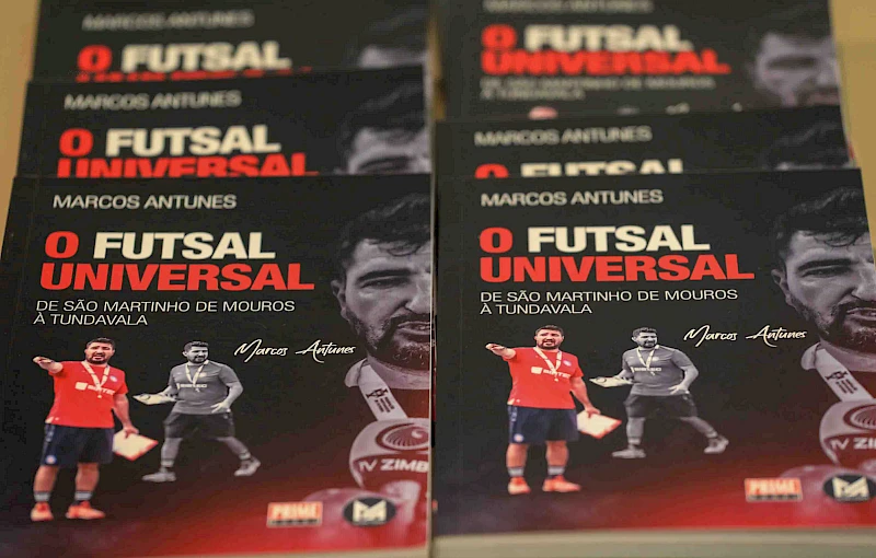 Obra literaria "O futsal universal de São Martinho de Mouro à Tundaval" de Marcos Antunes