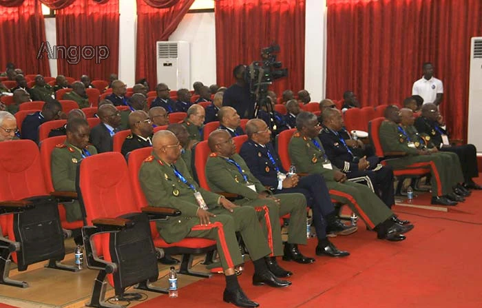 Presentes na abertura das jornadas comemorativas do dia das forças armadas angolanas