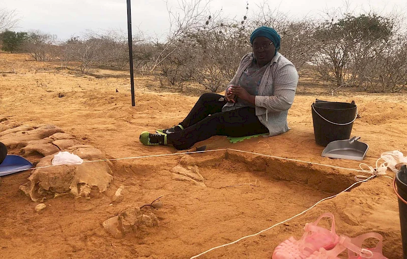 Trabalho de pesquisa no Complexo Arqueológico do Mormolo, em Benguela