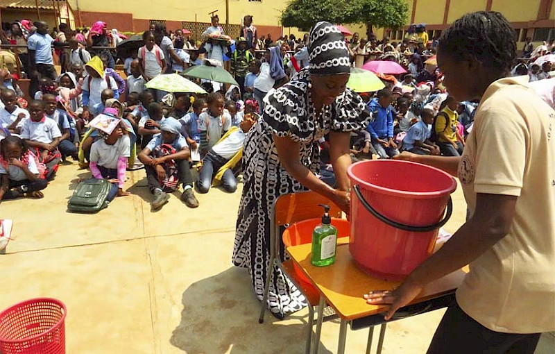 Vice-governadora do Cuanza Norte para o sector político, social e económico, Luzia José no acto que marcou o dia nacional de lavagem das mãos