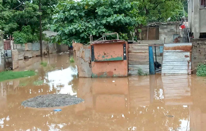 Casas inundadas no município do Dande, província do Bengo