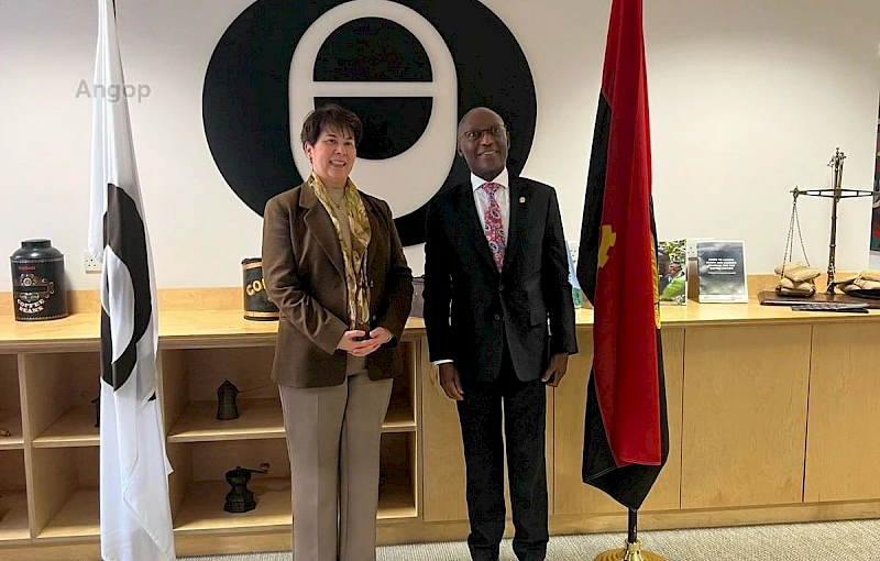 Embaixador de angola no Reino Unido com a Directora executiva da OIC