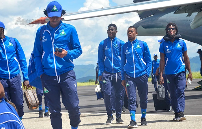 Jogadores do FC Bravos do Maquis