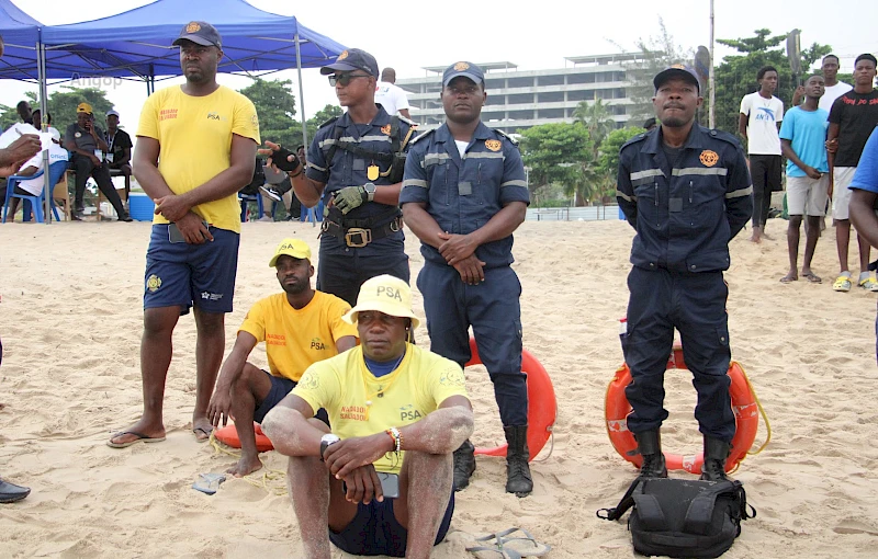 Corpo de Bombeiros no Campeonato Africano de Natação na prova de águas abertas