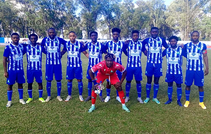 Jogadores do FC Bravos do Maquis