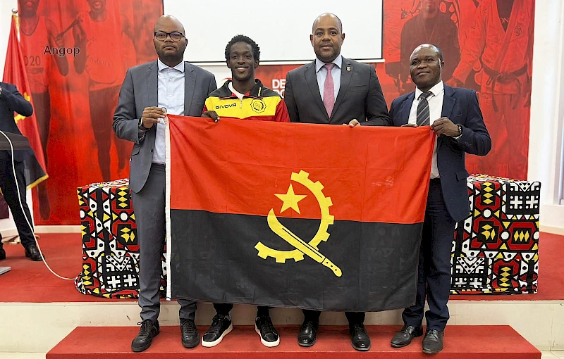 Entrega oficial da bandeira as selecções de Judo