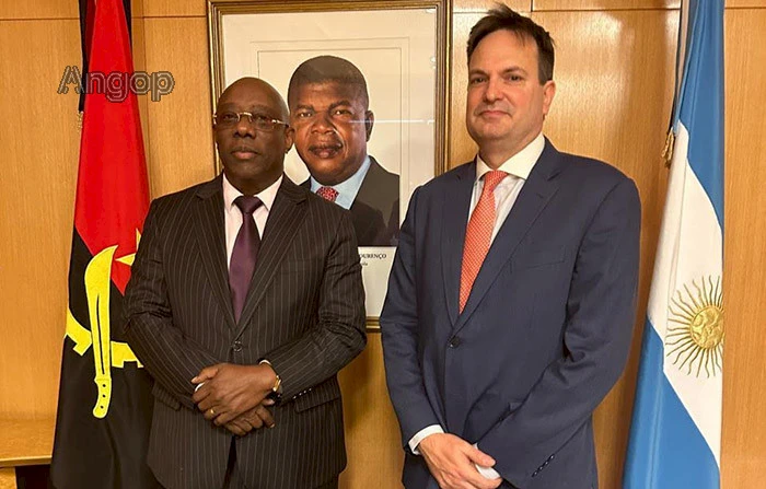 Embaixador de Angola na Argentina, Azevedo Francisco, mantém encontro com embaixador da Argentina em Angola, Nicolás Sérgio