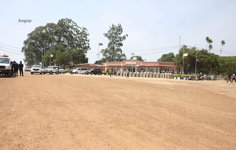 Sede da vila municipal do Mungo, província do Huambo, carece de asfalto