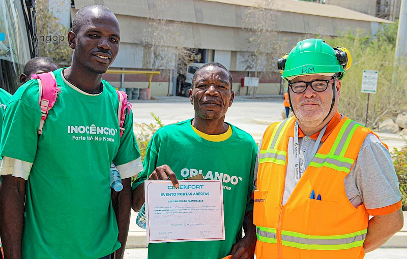 Técnico da Cimenfort formado no acto do evento portas abertas