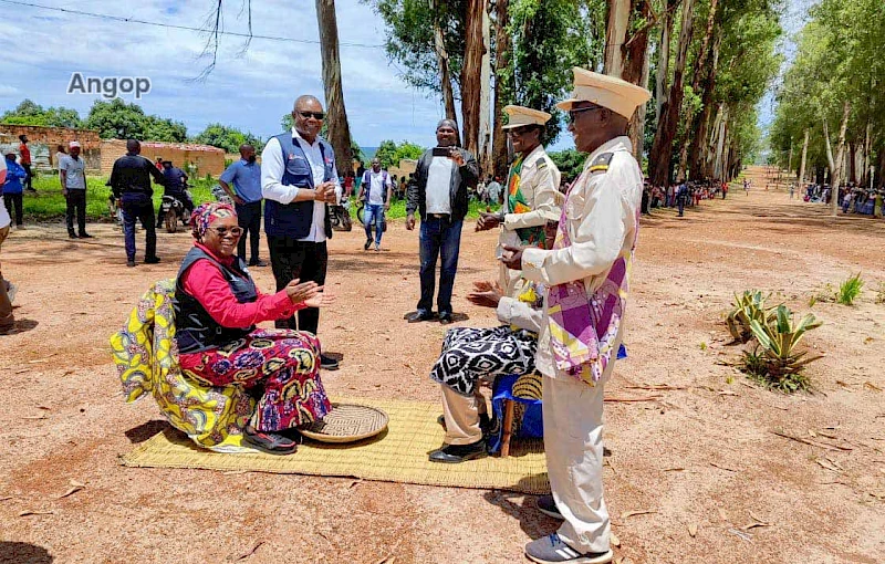 Governadora do Bié, Celeste Adolfo cumpre ritual no município do Luando