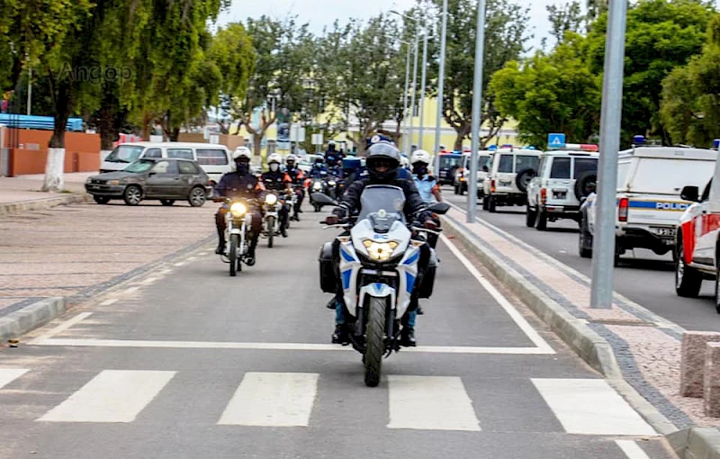 Agentes da Polícia Nacional