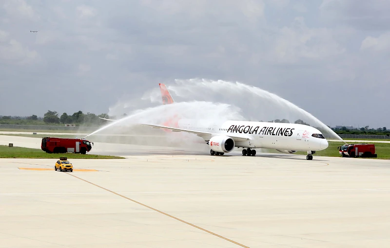 Recepção e baptismo do Boeing 787-9 da TAAG