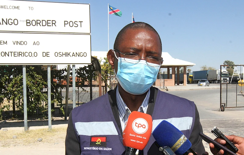 Cunene: Secreaário de Estado Franco Mufinda habla a la prensa en la frontera de Santa Clara-Namibia