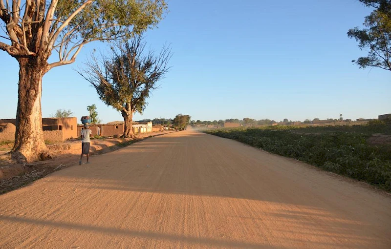 Huíla: Obras de terraplanagem