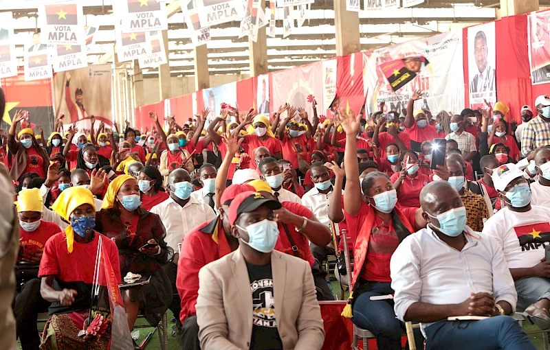 MPLA realiza acto de massas no bairro Petrangol