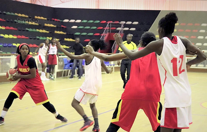 Entrenamiento de la selección femenina de baloncesto