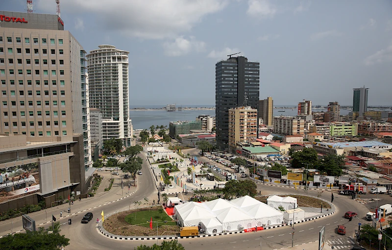 Vista do largo ambiente, província de Luanda.