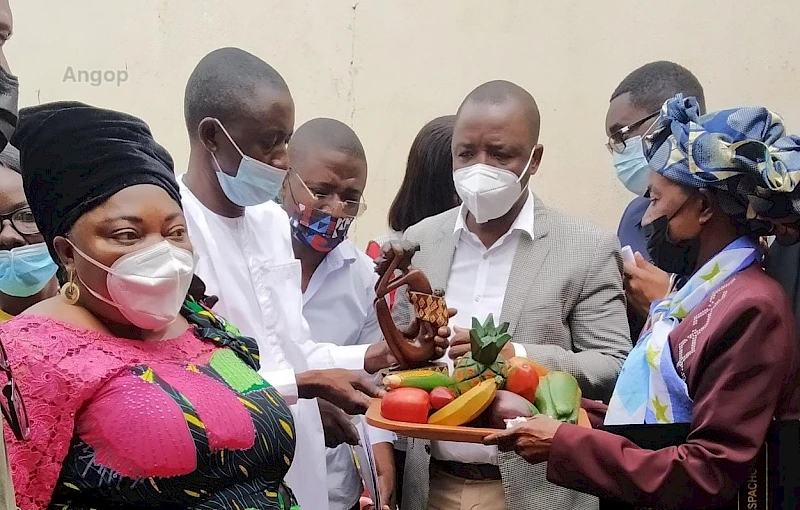 A.U Commissioner, Sarah Agbor, checks conditions of refugees in Angola