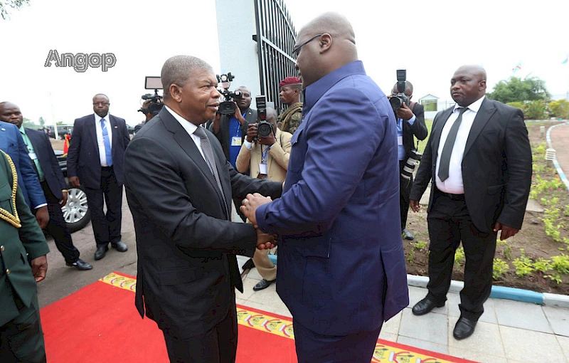 Presidentes de Angola e da RDCongo, João Lourenço (à esq.) e Félix Tshisekedi (à dir.) (Arquivo)