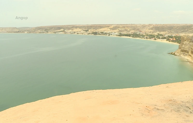 A view of the coast, centre-west Benguela Province