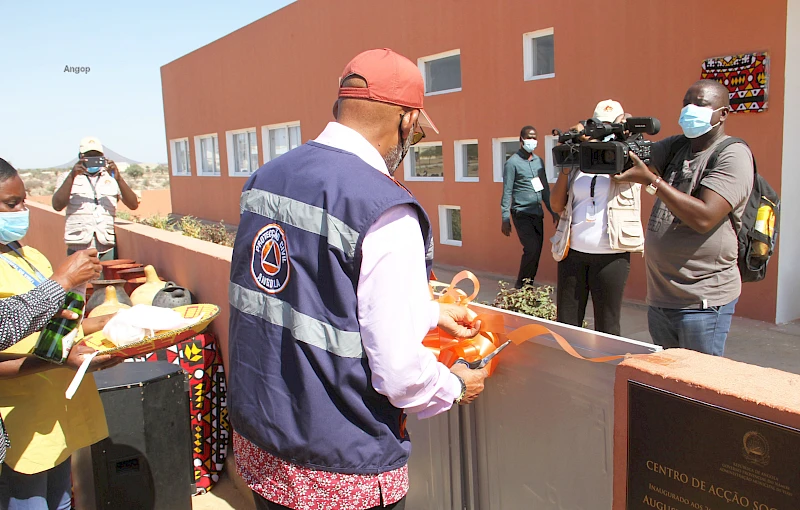 Governador do Namibe, Archer Mangueira, Inaugura Centro de Acção Social Integrado do Virei, Namibe