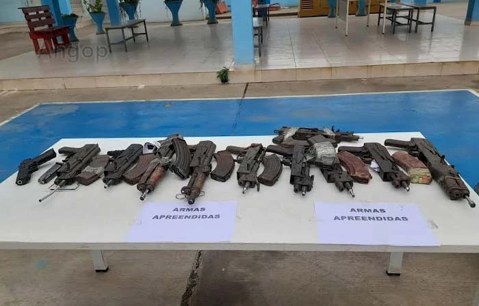 Armas apreendidas pela polícia nacional