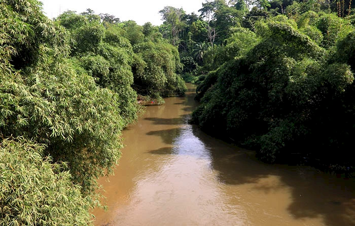 Rio Luali localizado no município de Buco Zau