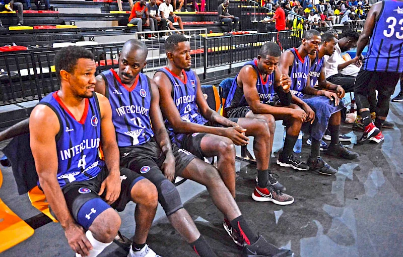 jogadores de basquete do Interclube