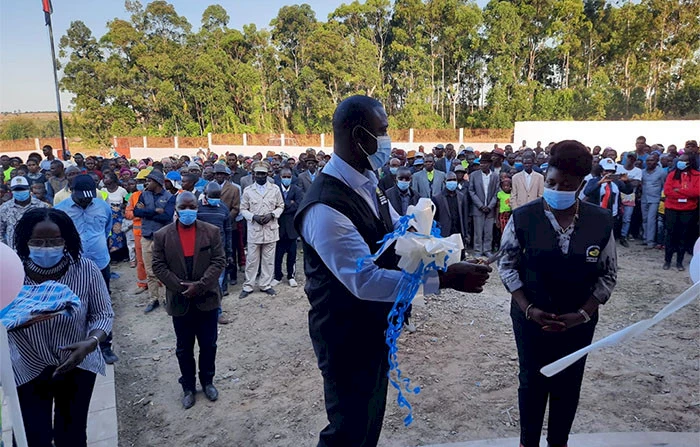 Inauguração da escola e sistema mini-hidroeléctrico na Aldeia de Lombungululu